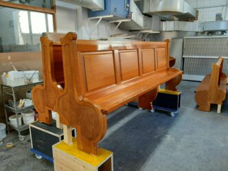 Kirchenbänke restaurieren Reding Werner AG