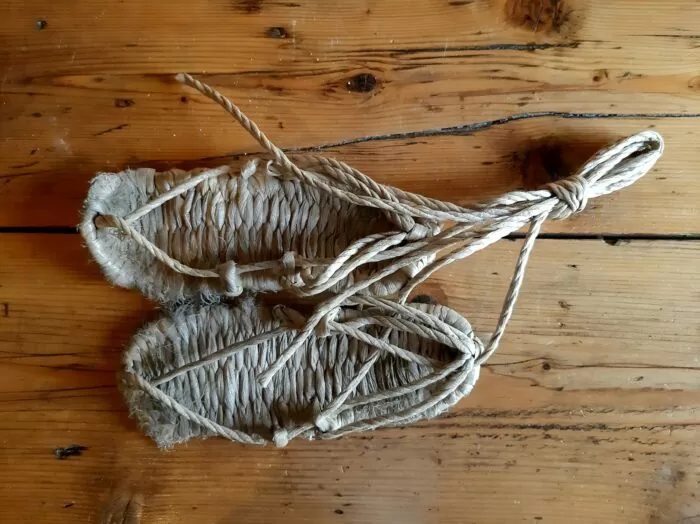 Waraji - Traditionelle Strohsandalen von Zen Vater Meister Reding aus seiner Novizenzeit in Japan - Pilgerreise des Zen